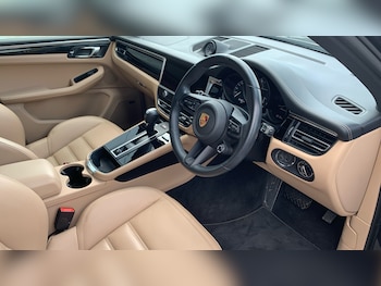 Used Porsche Macan 2023 for sale - 79211114: Photo