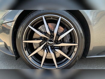 Used Aston Martin DB11 2017 for sale - 75599103: Photo