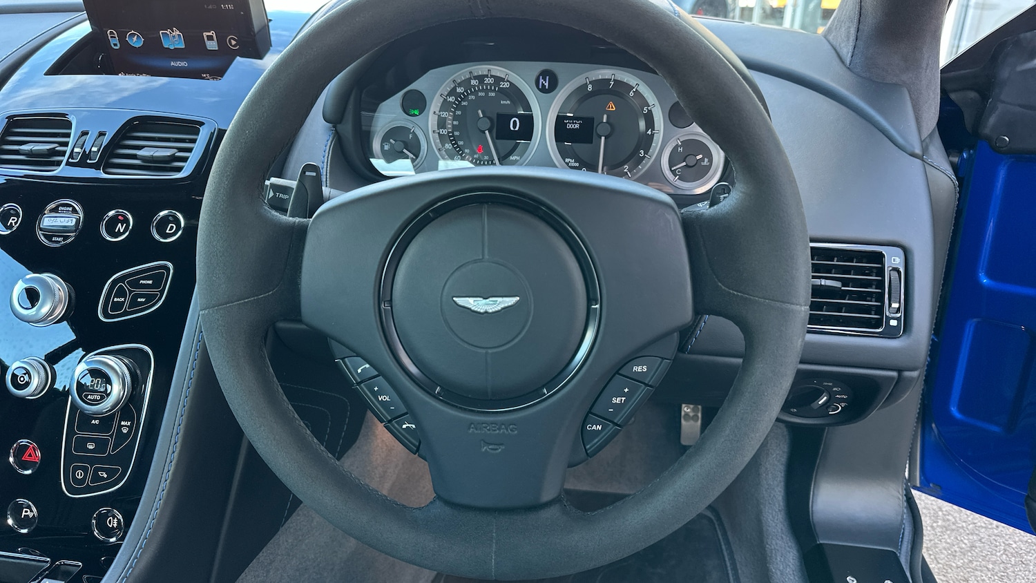 Used Aston Martin Vantage 2017 for sale - 76281285: Photo 10
