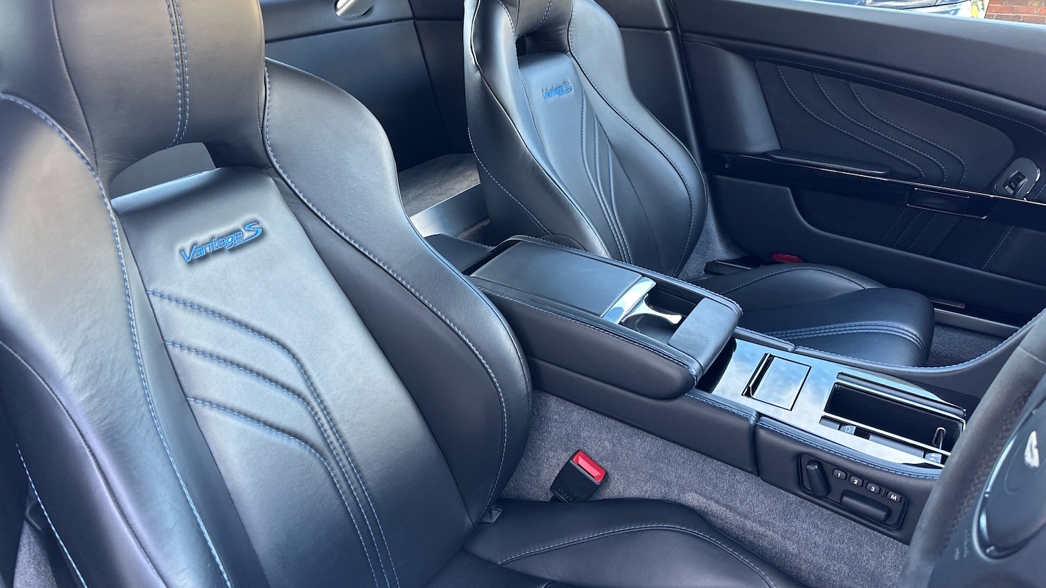Used Aston Martin Vantage 2017 for sale - 76281285: Photo 11