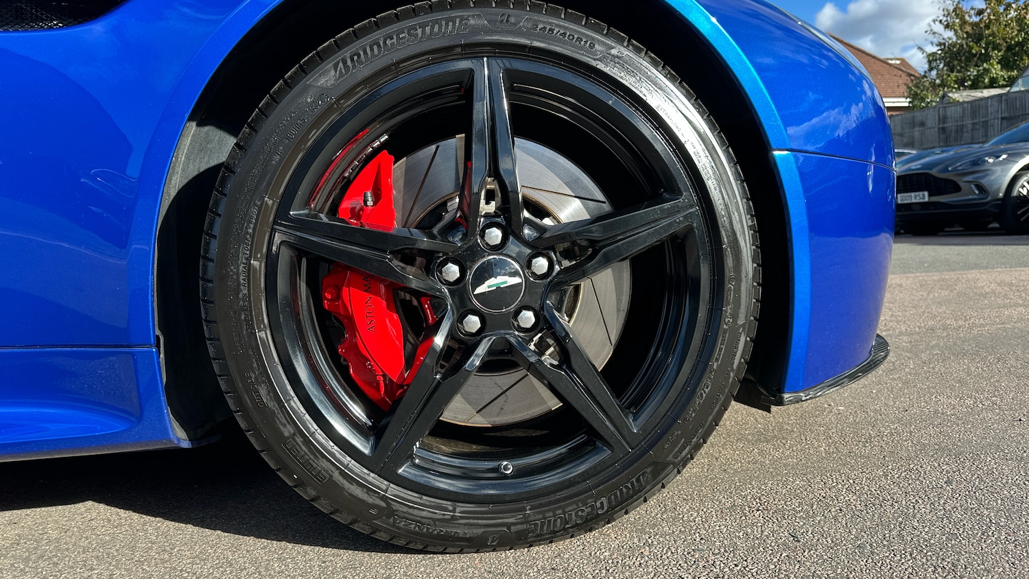 Used Aston Martin Vantage 2017 for sale - 76281285: Photo 4