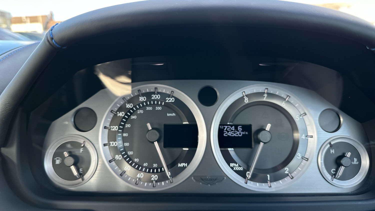 Used Aston Martin Vantage 2017 for sale - 76281285: Photo 6