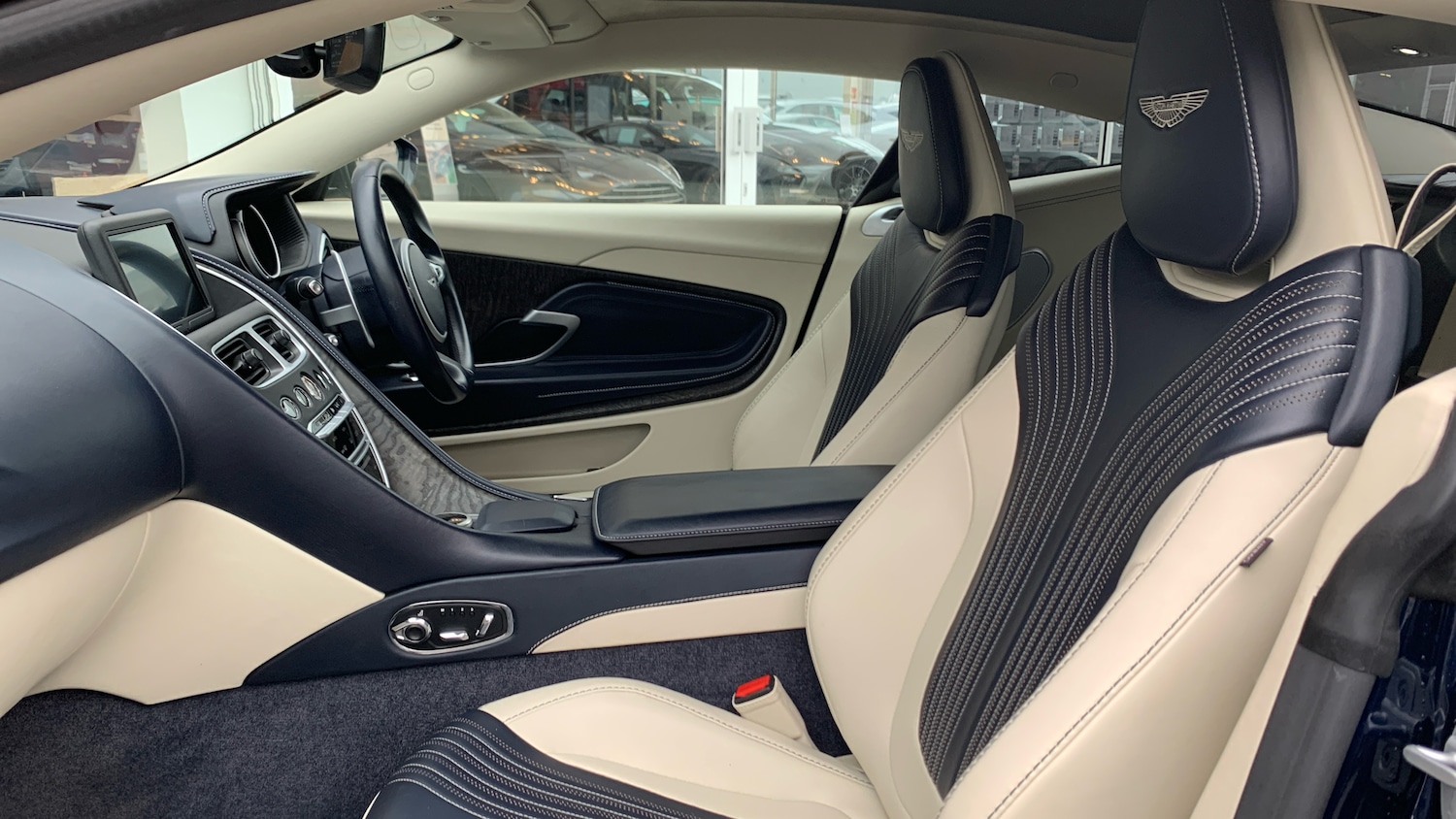 Used Aston Martin DB11 2019 for sale - 77452934: Photo 20