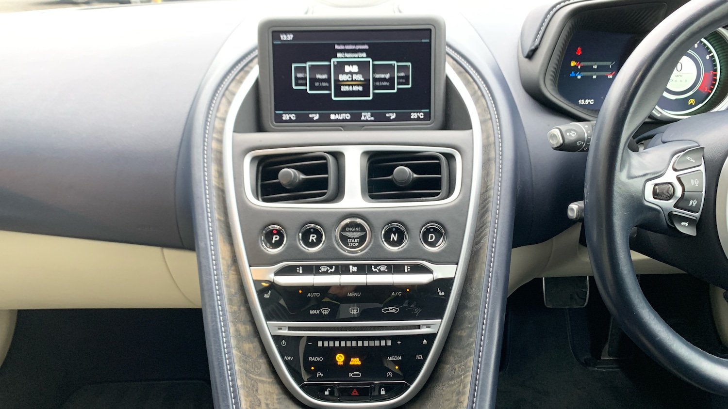 Used Aston Martin DB11 2019 for sale - 77452934: Photo 9