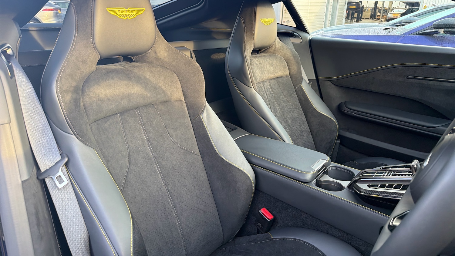 Used Aston Martin Vantage 2025 for sale - 77072994: Photo 11