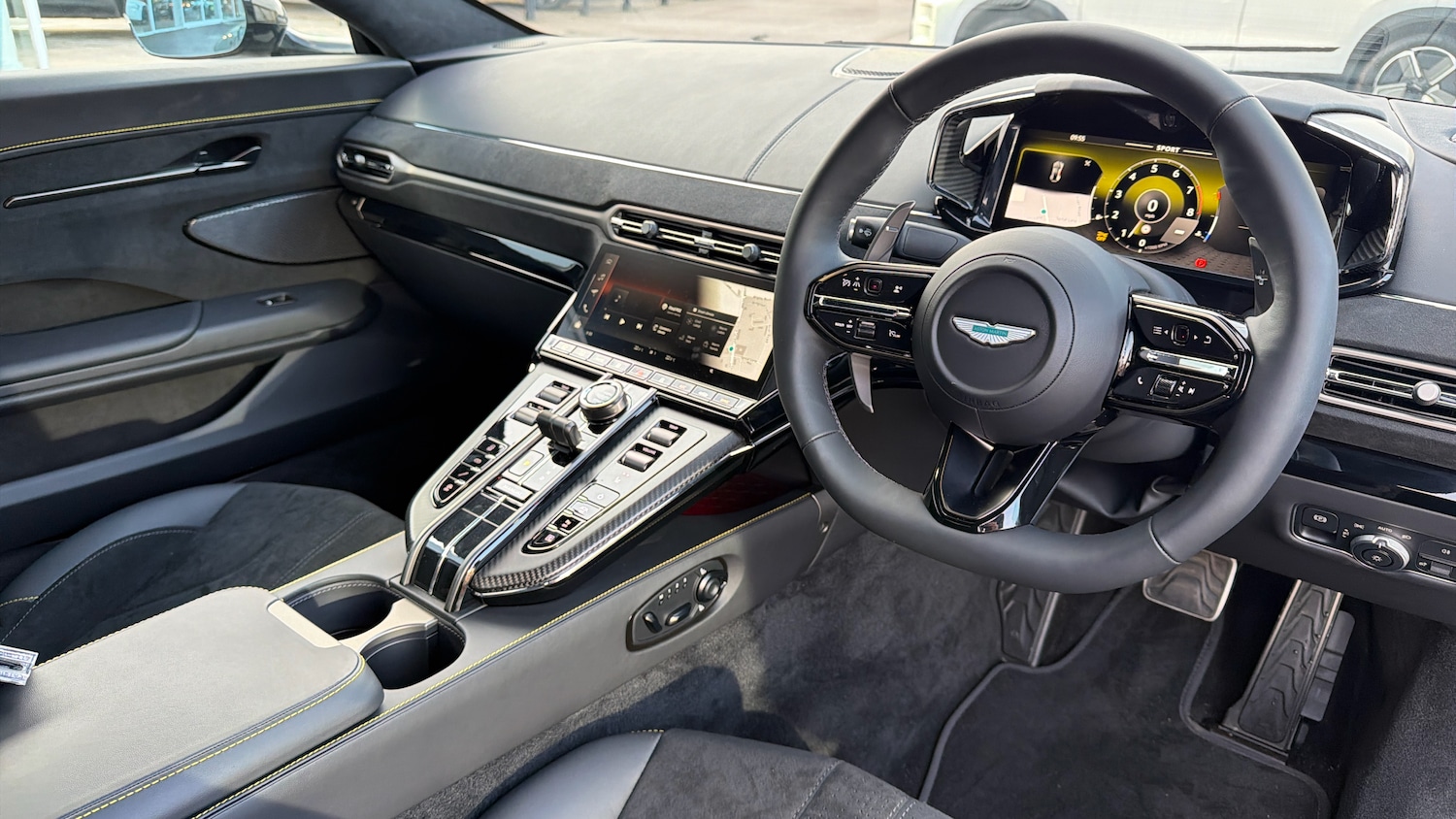 Used Aston Martin Vantage 2025 for sale - 77072994: Photo 9