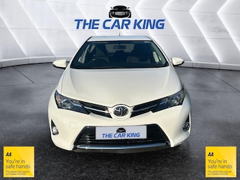 Used Toyota Auris 2015 for sale - 76109638: Photo 2