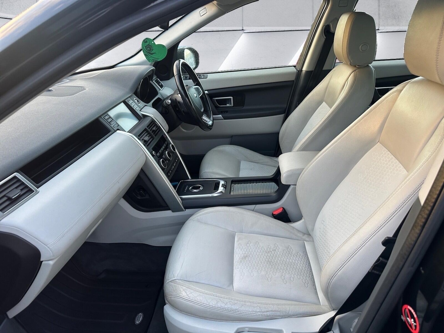 Used Land Rover Discovery Sport 2017 for sale - 77081721: Photo 15