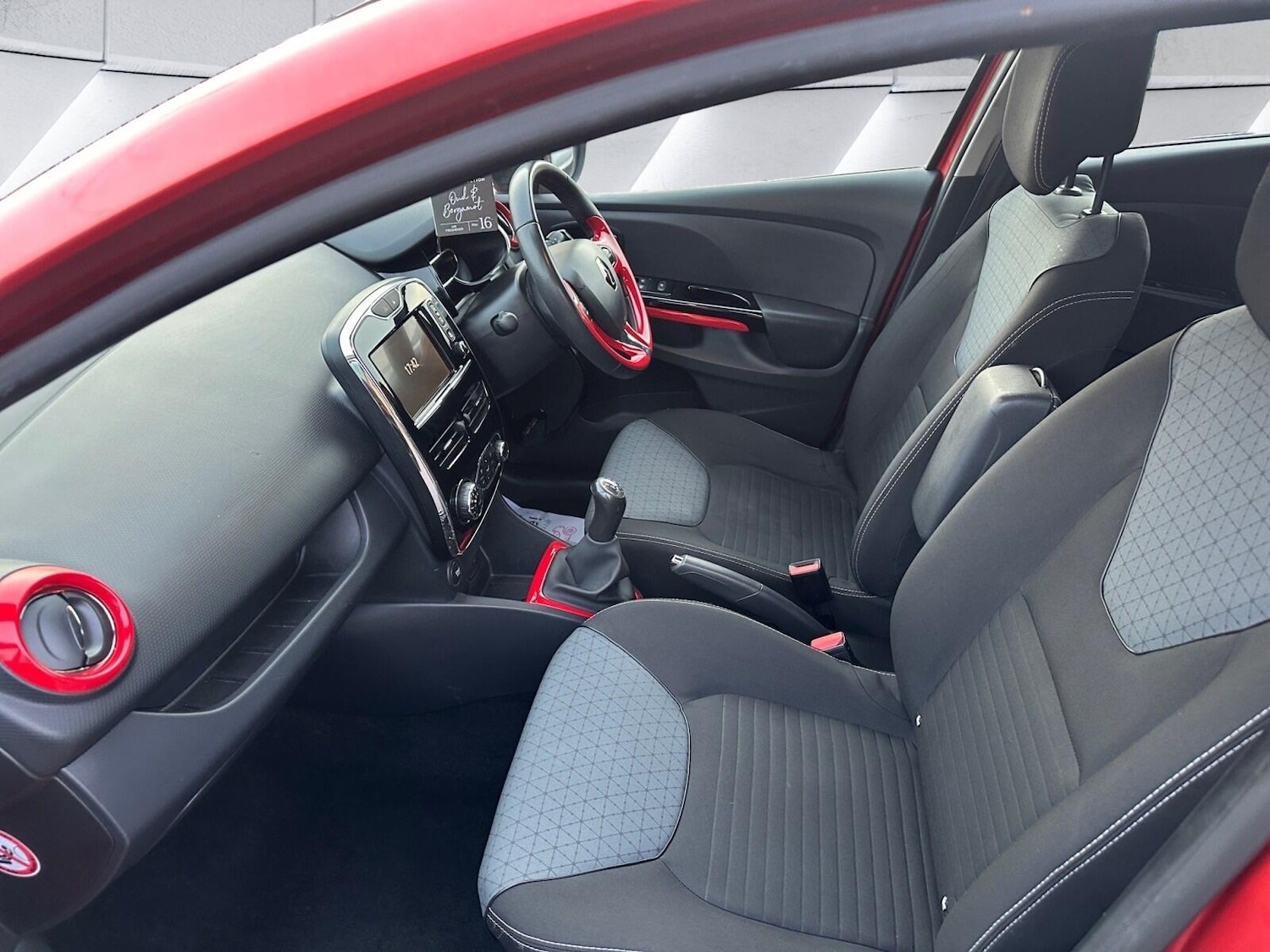 Used Renault Clio 2013 for sale - 77559351: Photo 15