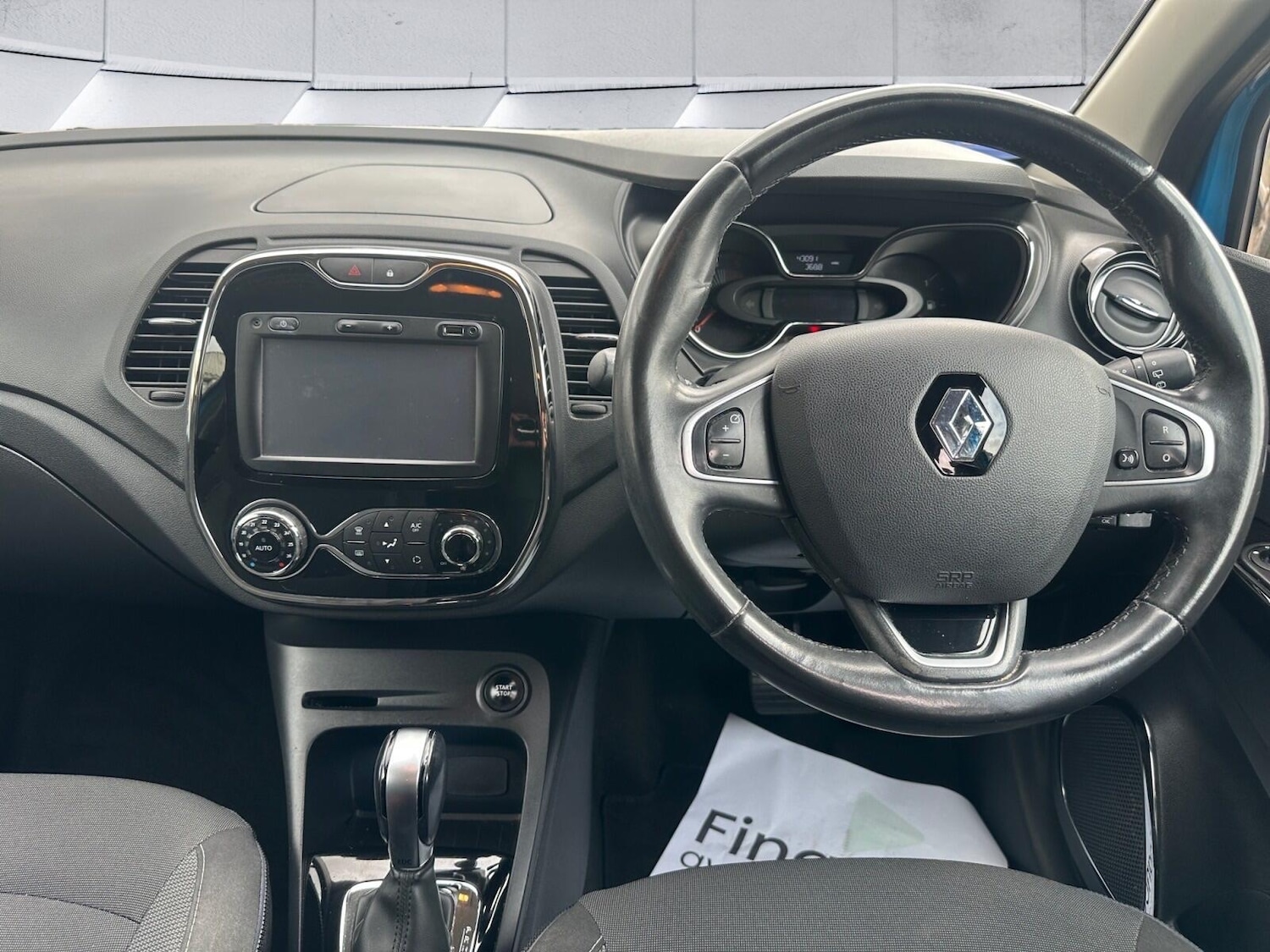 Used Renault Captur for sale - 78127582: Photo 9