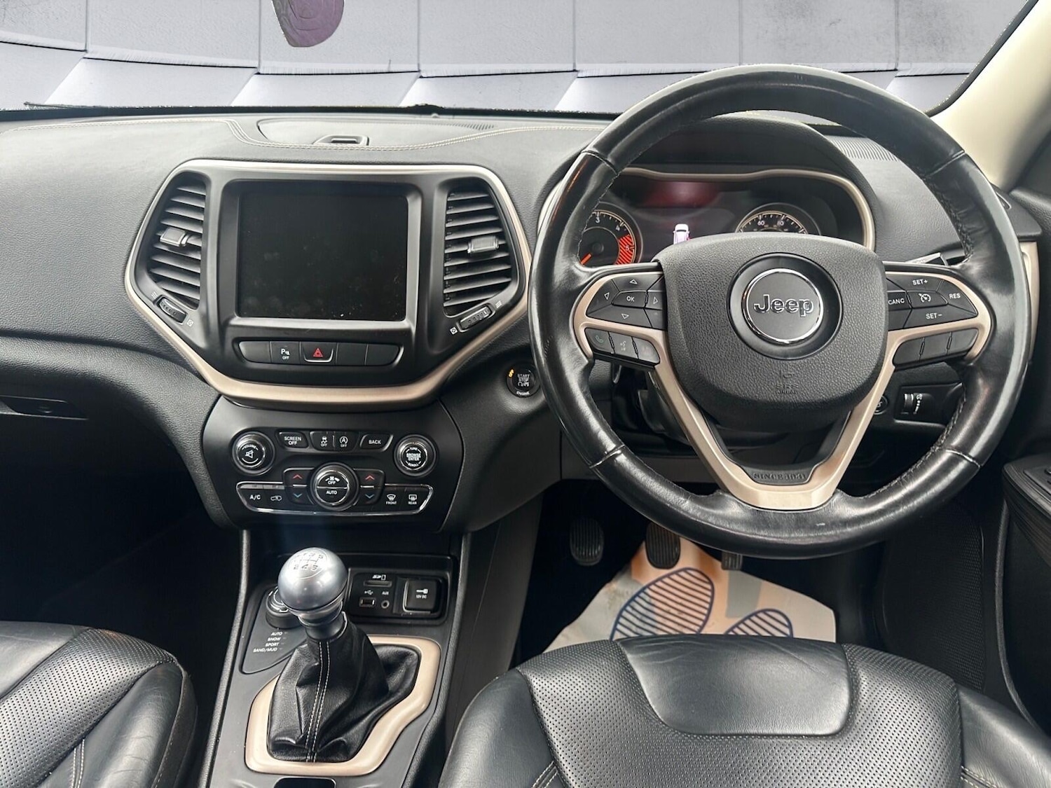 Used Jeep Cherokee 2015 for sale - 76995305: Photo 9