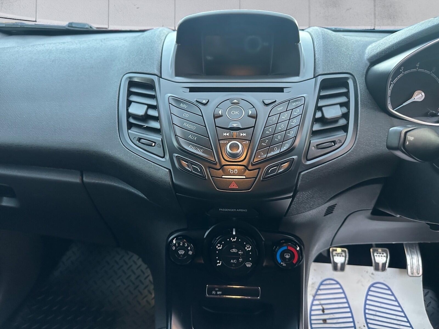 Used Ford Fiesta 2017 for sale - 76424960: Photo 9