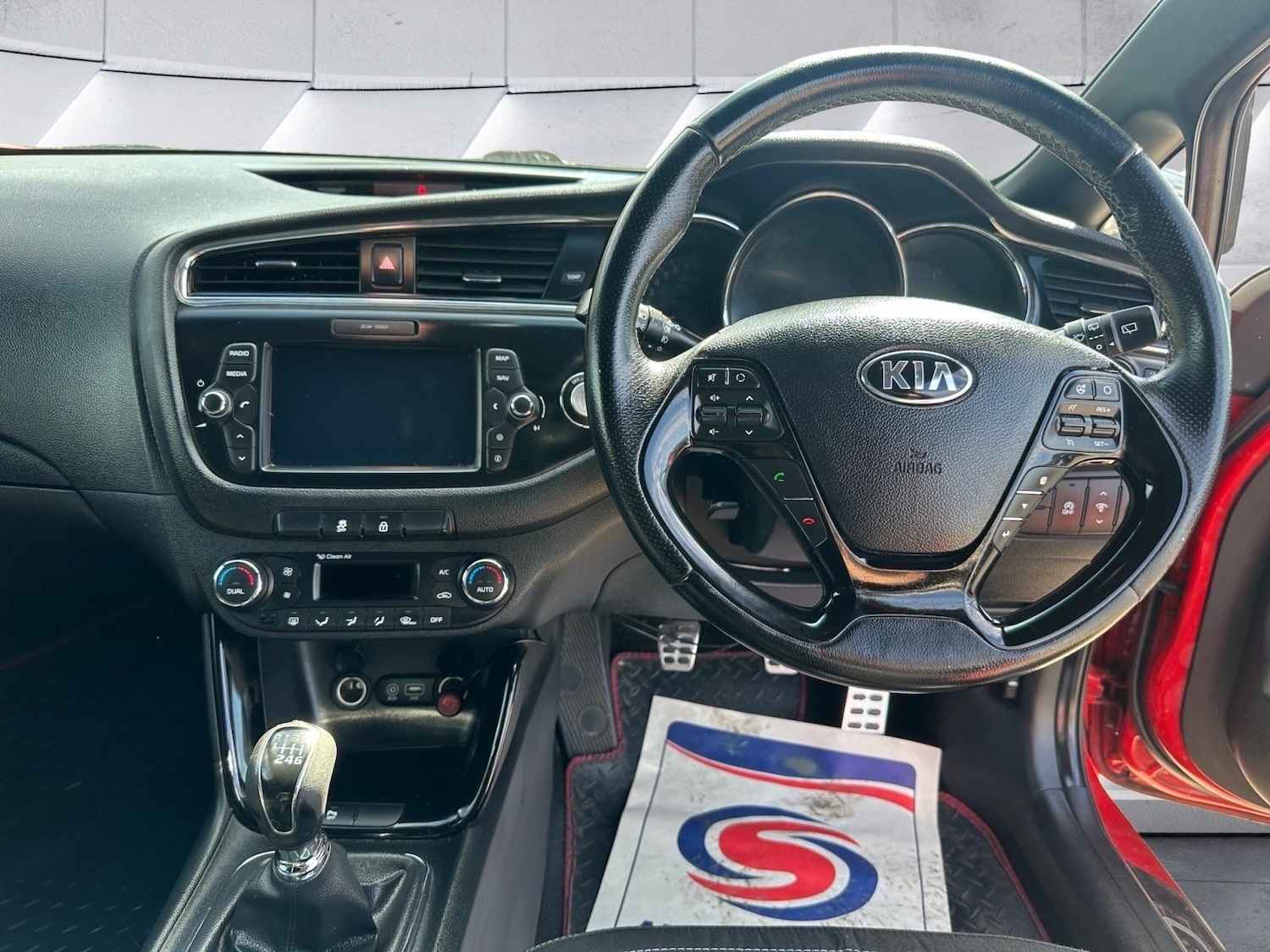 Used Kia Ceed 2015 for sale - 76398782: Photo 9