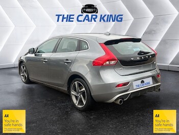 Used Volvo V40 2015 for sale - 77633097: Photo