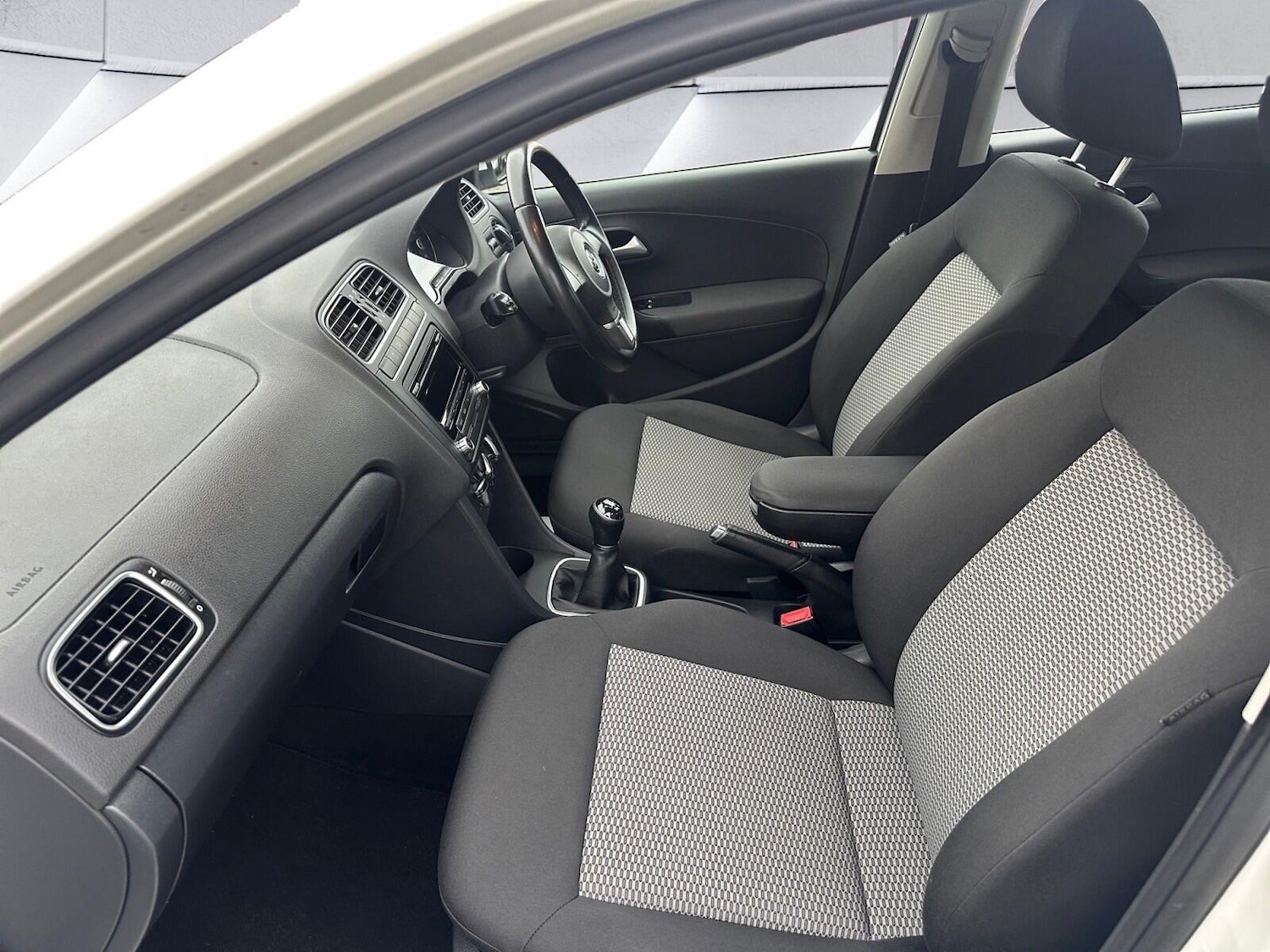 Used Volkswagen Polo 2013 for sale - 76499099: Photo 15