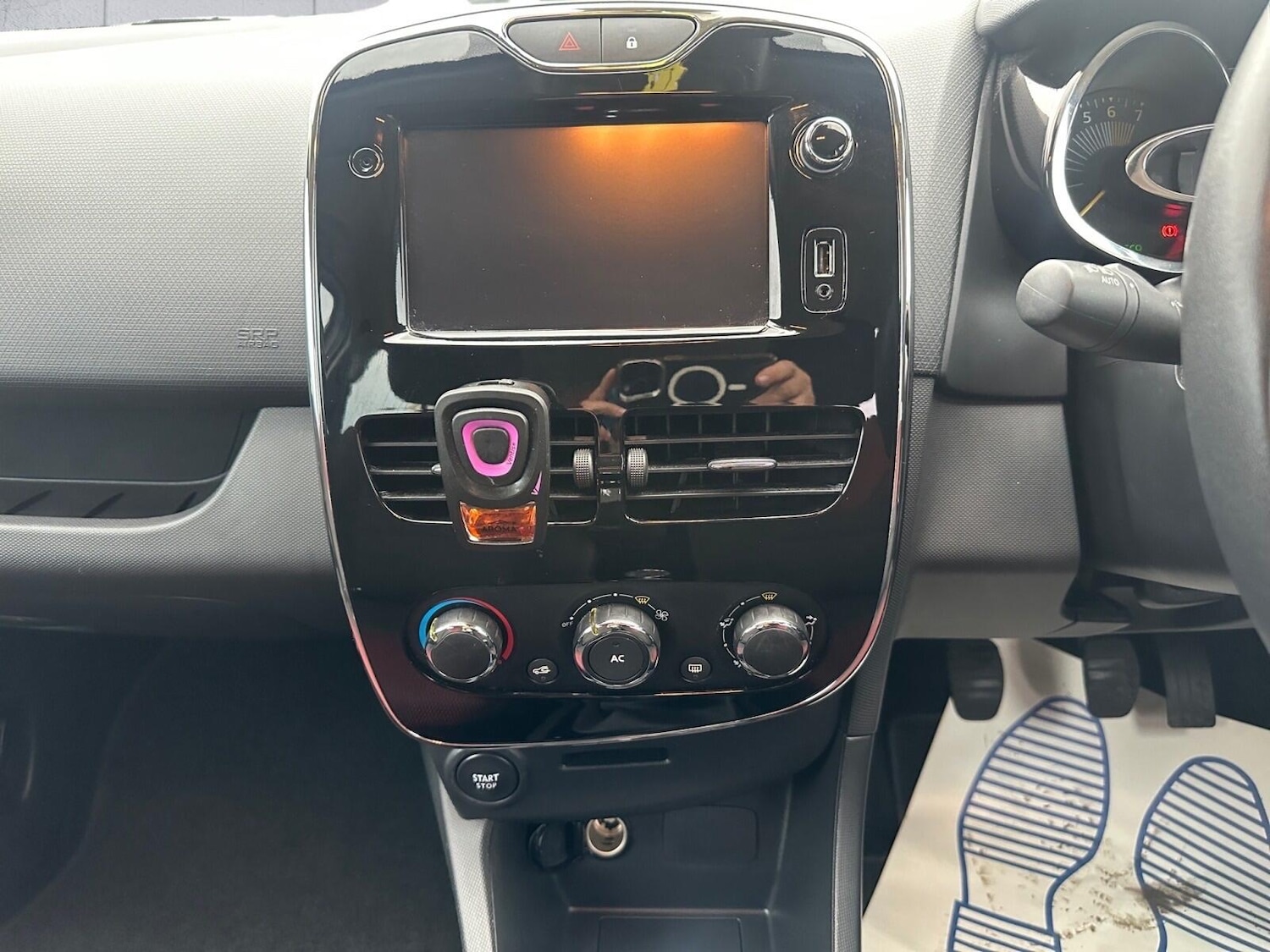 Used Renault Clio for sale - 76995810: Photo 13