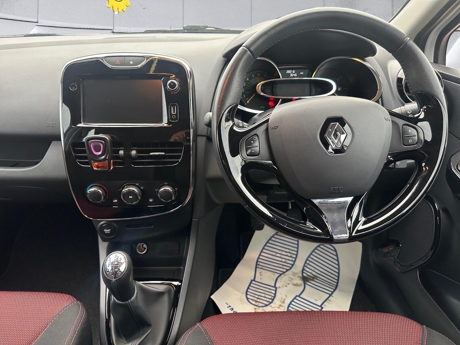 Used Renault Clio 2013 for sale - 76084016: Photo 9