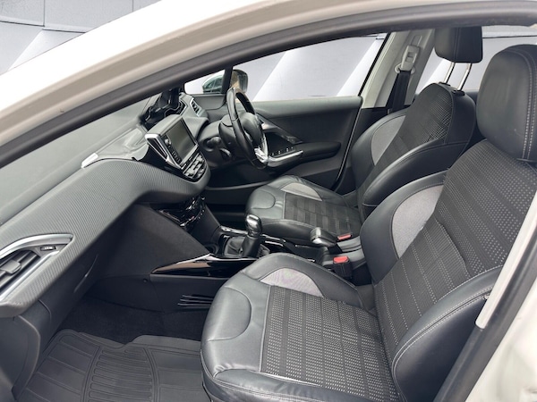Used Peugeot 2008 2015 for sale - 76031965: Photo 15