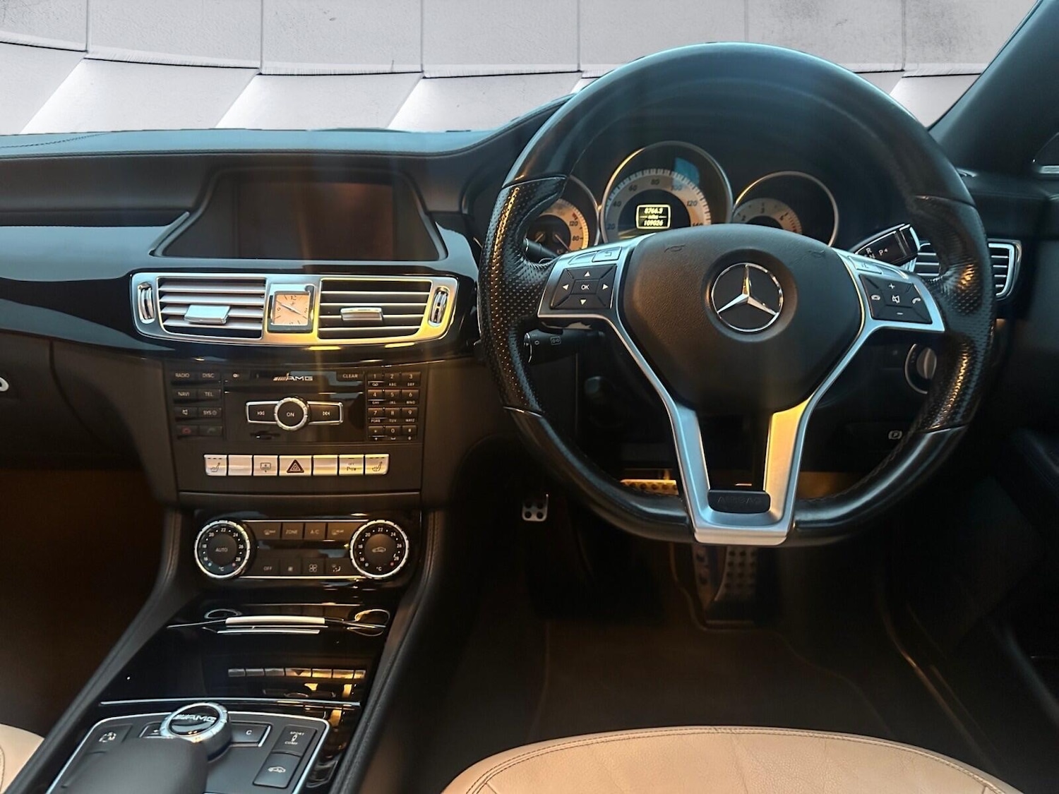 Used Mercedes-Benz CLS 2011 for sale - 76839431: Photo 14