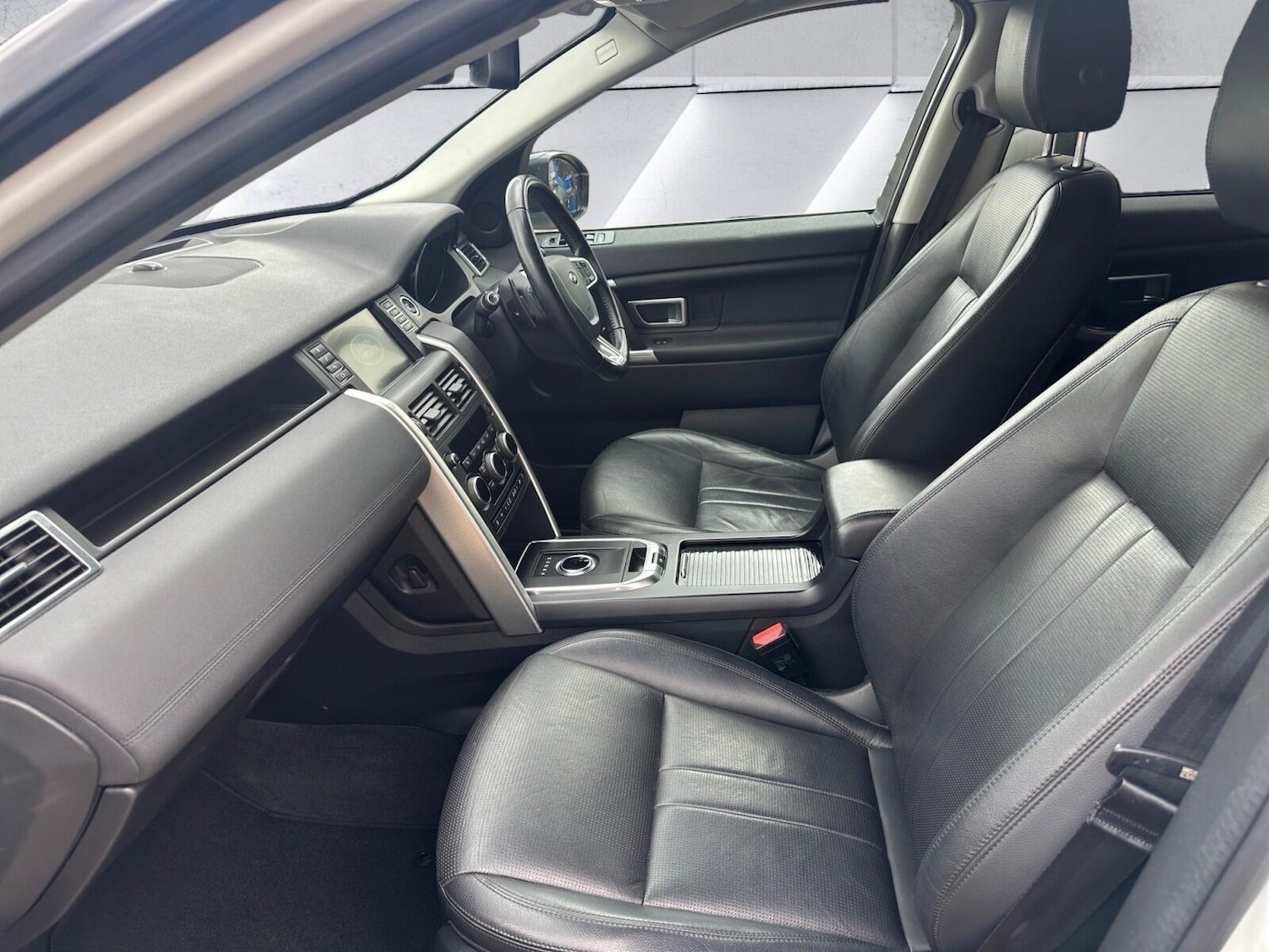 Used Land Rover Discovery Sport 2018 for sale - 78127343: Photo 15