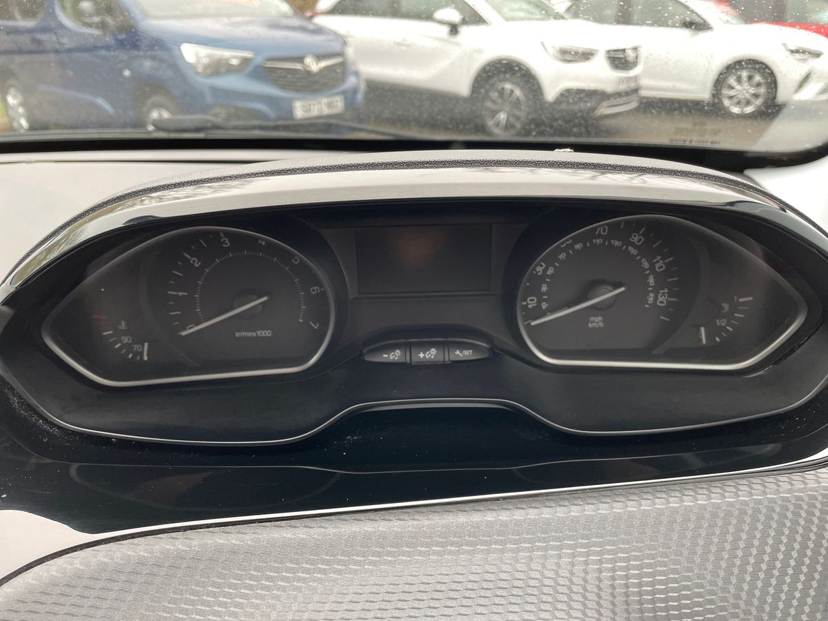 Used Peugeot 208 2017 for sale - 77855764: Photo 14