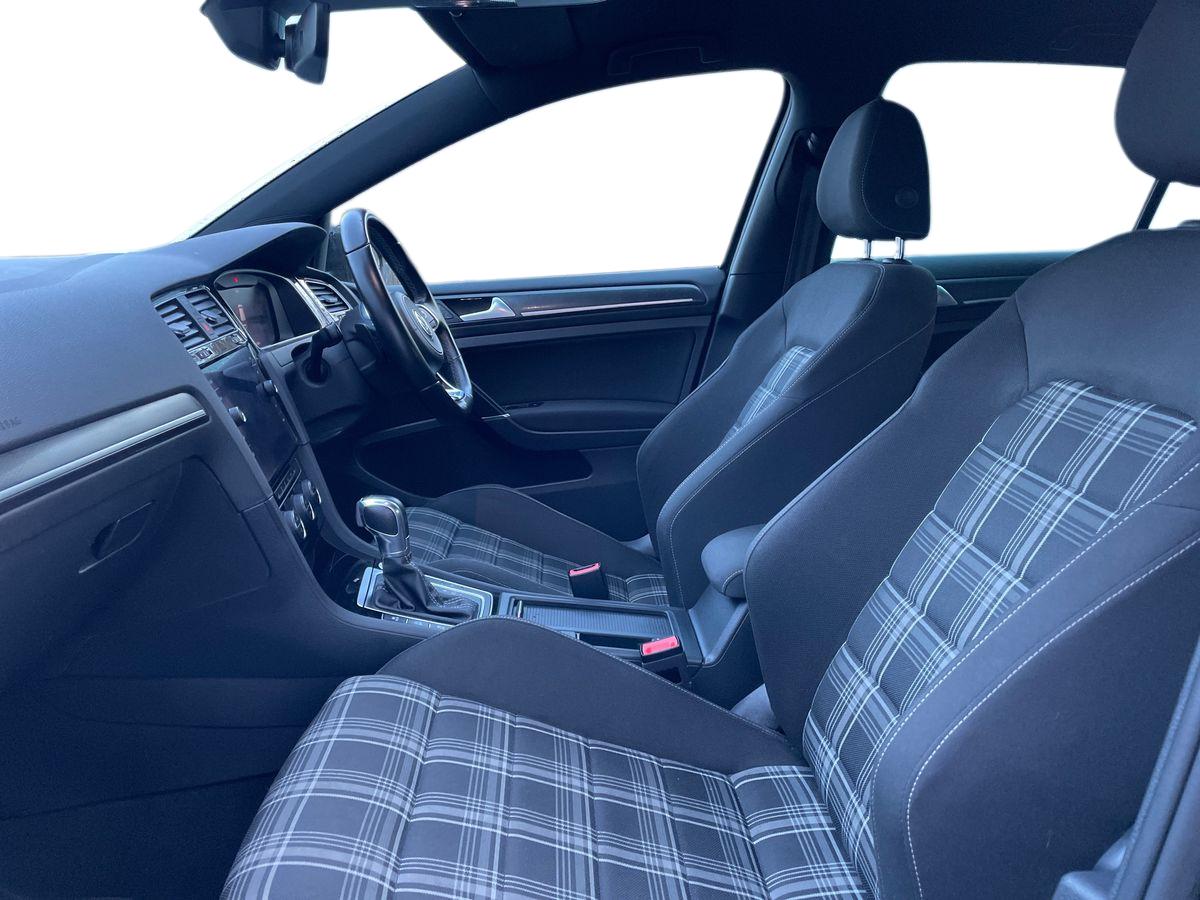 Used Volkswagen Golf 2019 for sale - 77428200: Photo 10