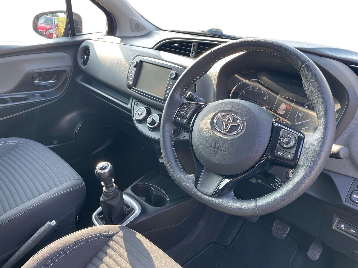 Used Toyota Yaris 2019 for sale - 77739988: Photo 15