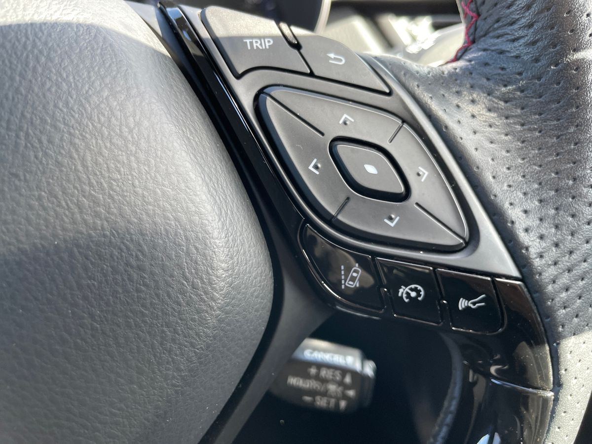 Used Toyota C-HR 2023 for sale - 78022309: Photo 17