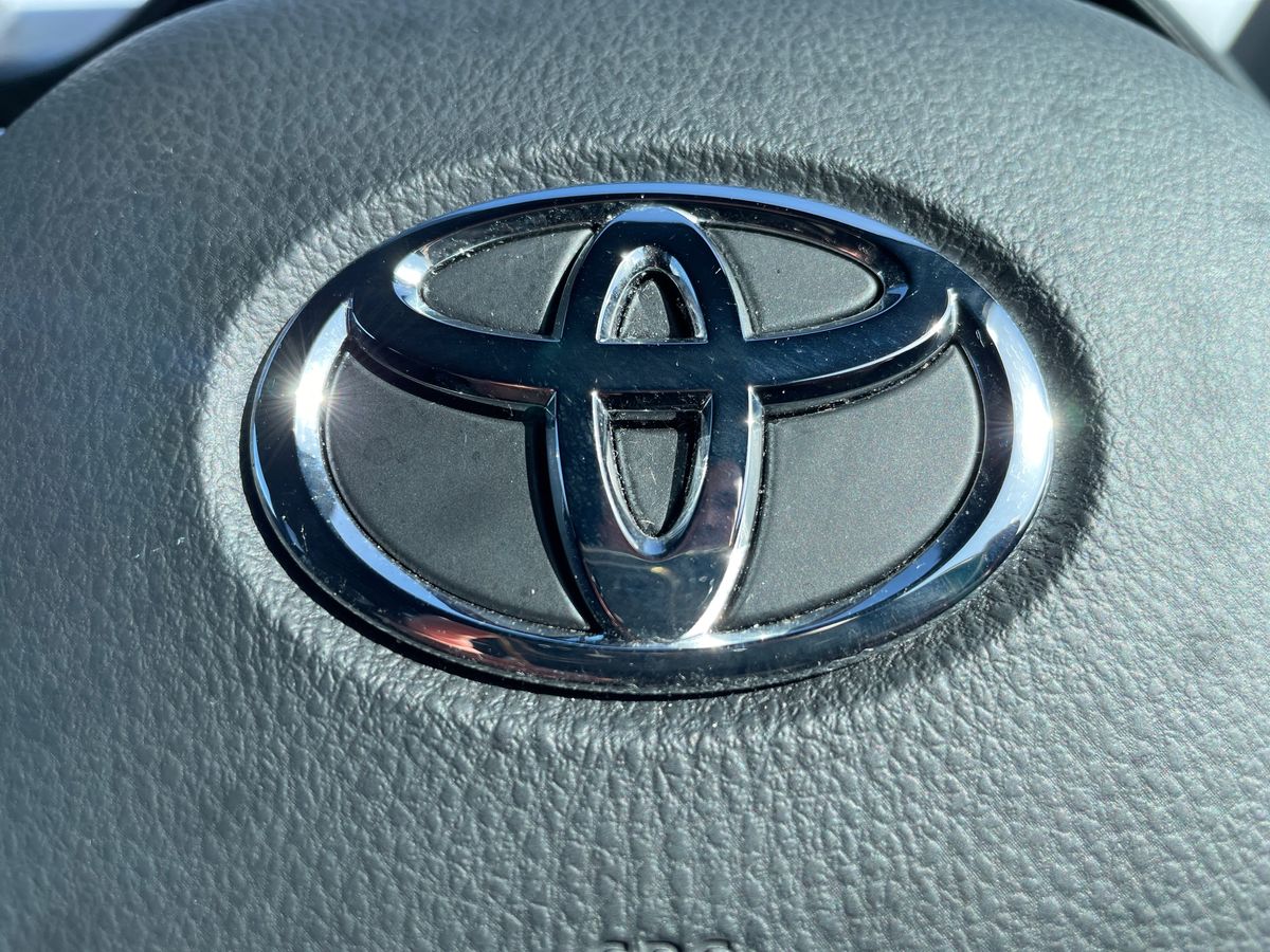 Used Toyota C-HR 2023 for sale - 78022309: Photo 25