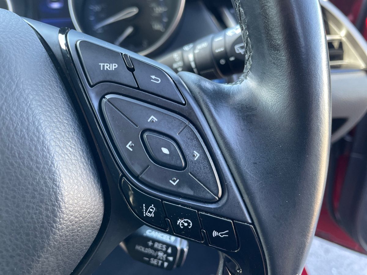 Used Toyota C-HR 2019 for sale - 78117805: Photo 17