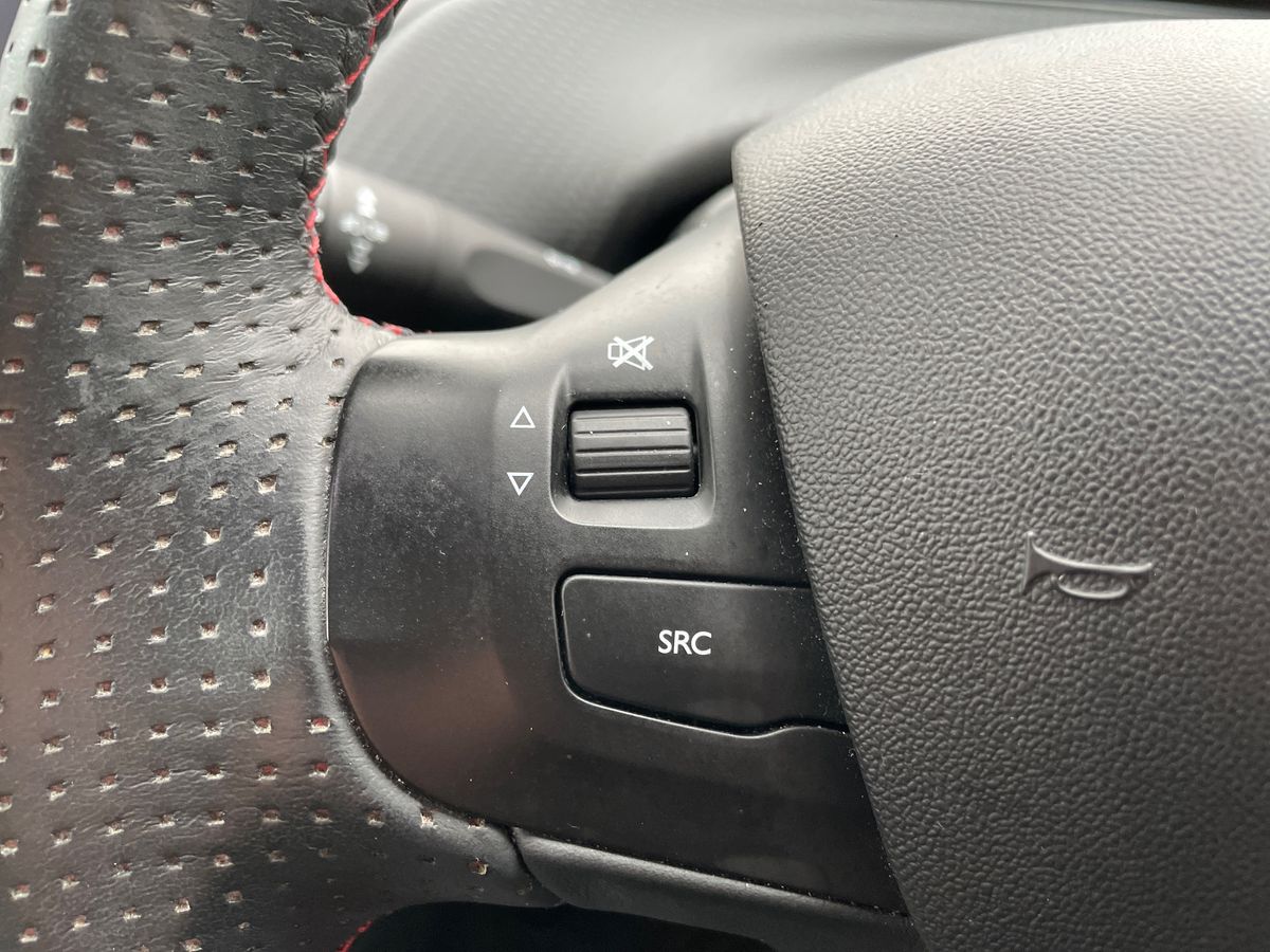 Used Peugeot 208 2017 for sale - 77648102: Photo 16