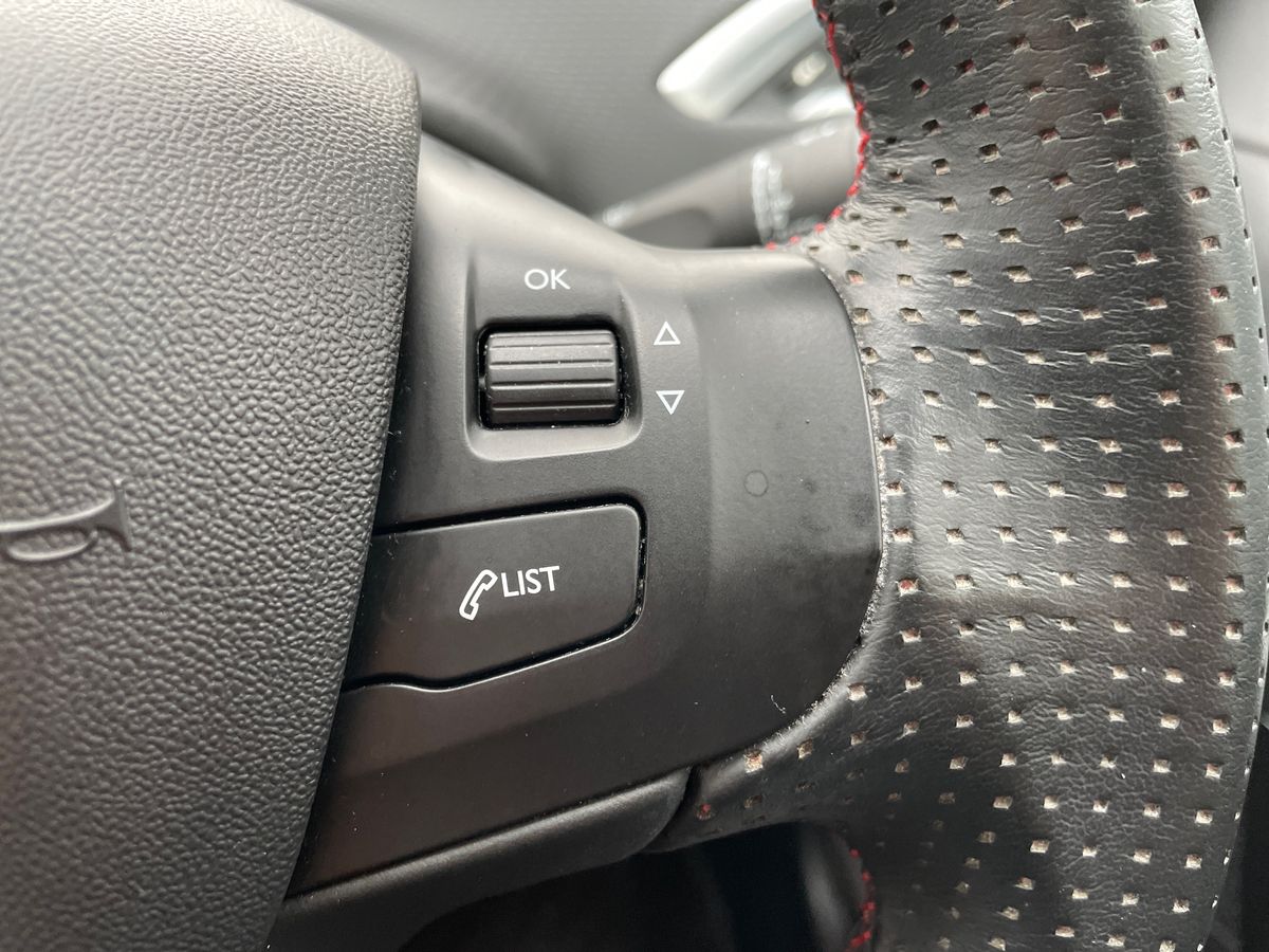 Used Peugeot 208 2017 for sale - 77648102: Photo 17