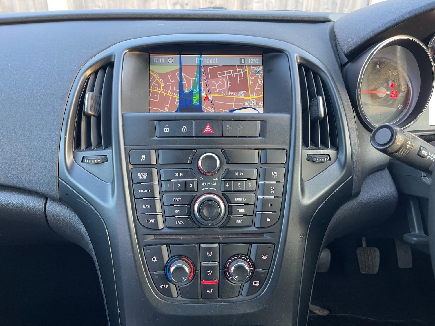 Used Vauxhall Astra 2012 for sale - 77982294: Photo 40