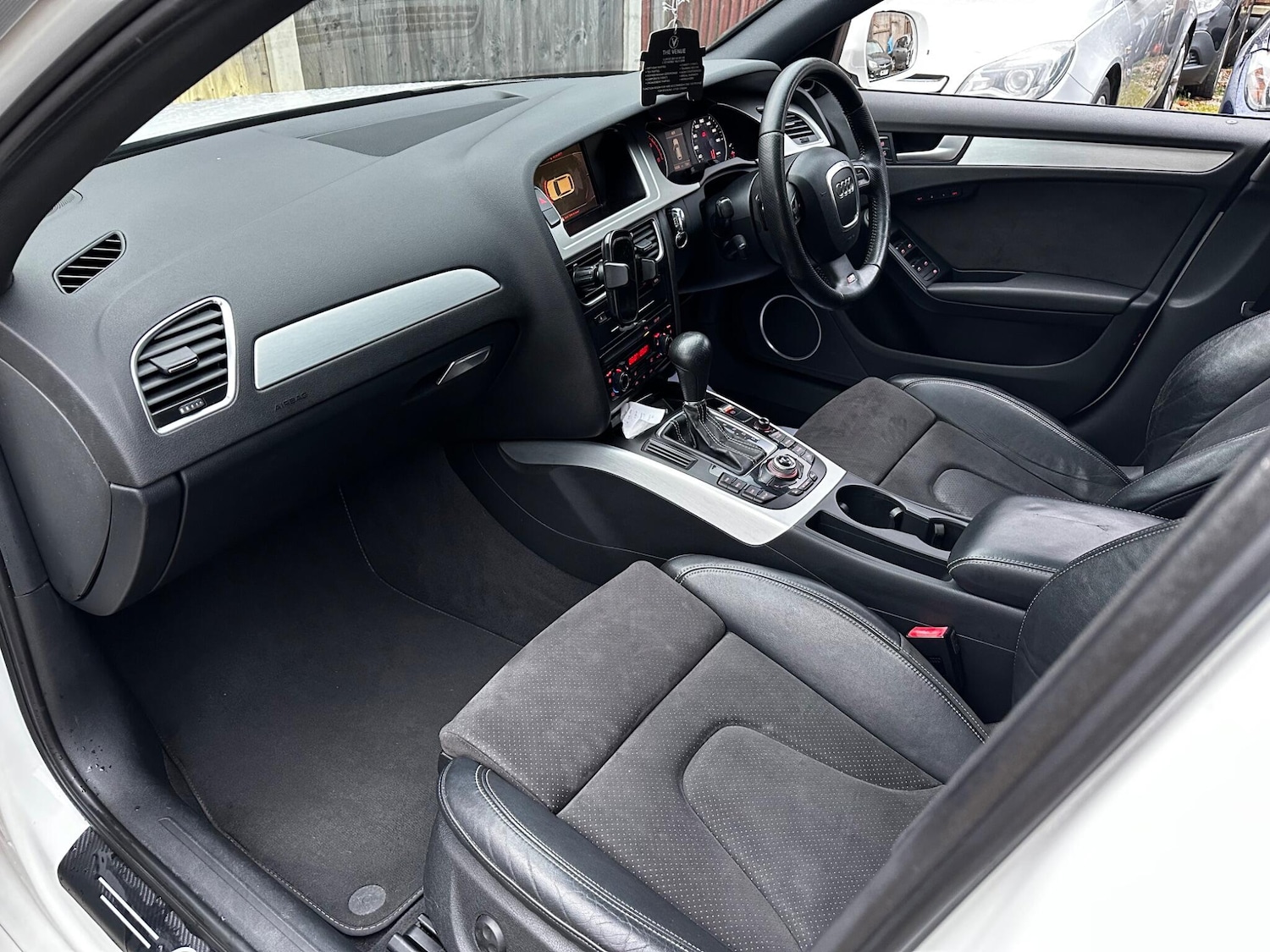 Used Audi A4 2010 for sale - 76473738: Photo 43