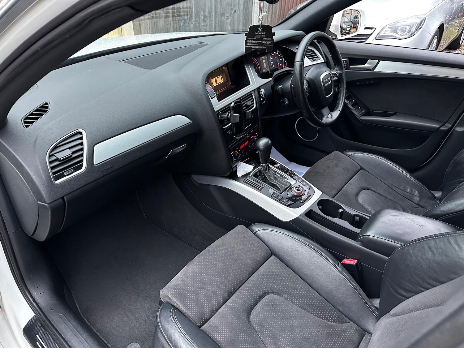 Used Audi A4 2010 for sale - 76473738: Photo 47