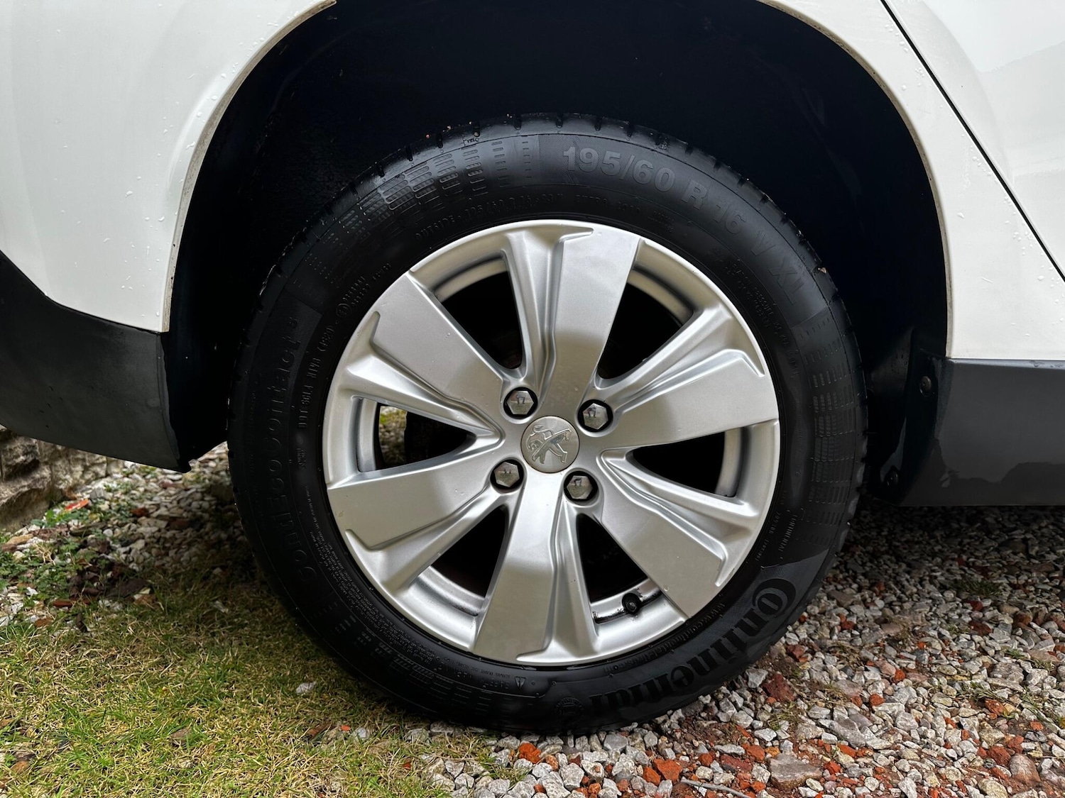 Used Peugeot 2008 2014 for sale - 77737356: Photo 11