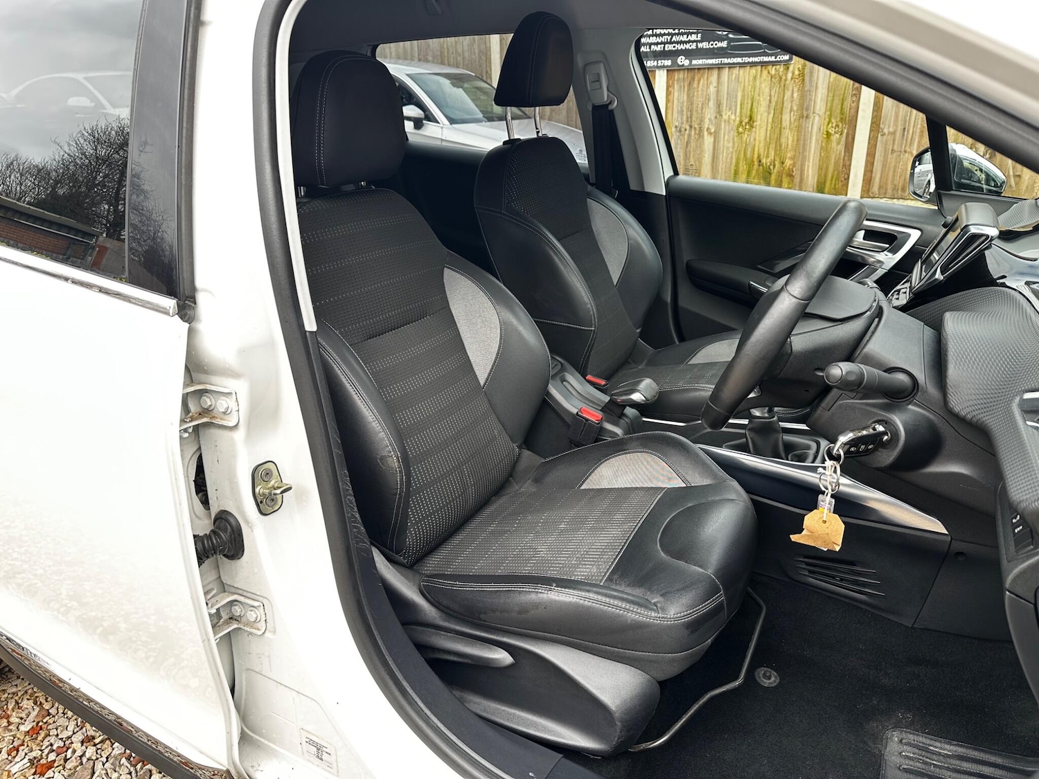 Used Peugeot 2008 2014 for sale - 77737356: Photo 31