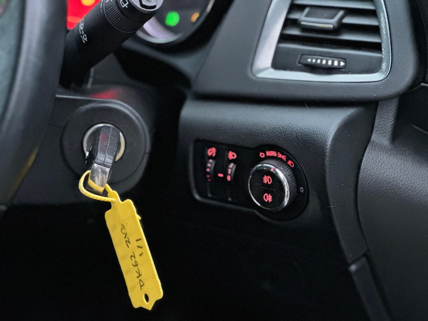 Used Vauxhall Astra 2012 for sale - 77377016: Photo 24