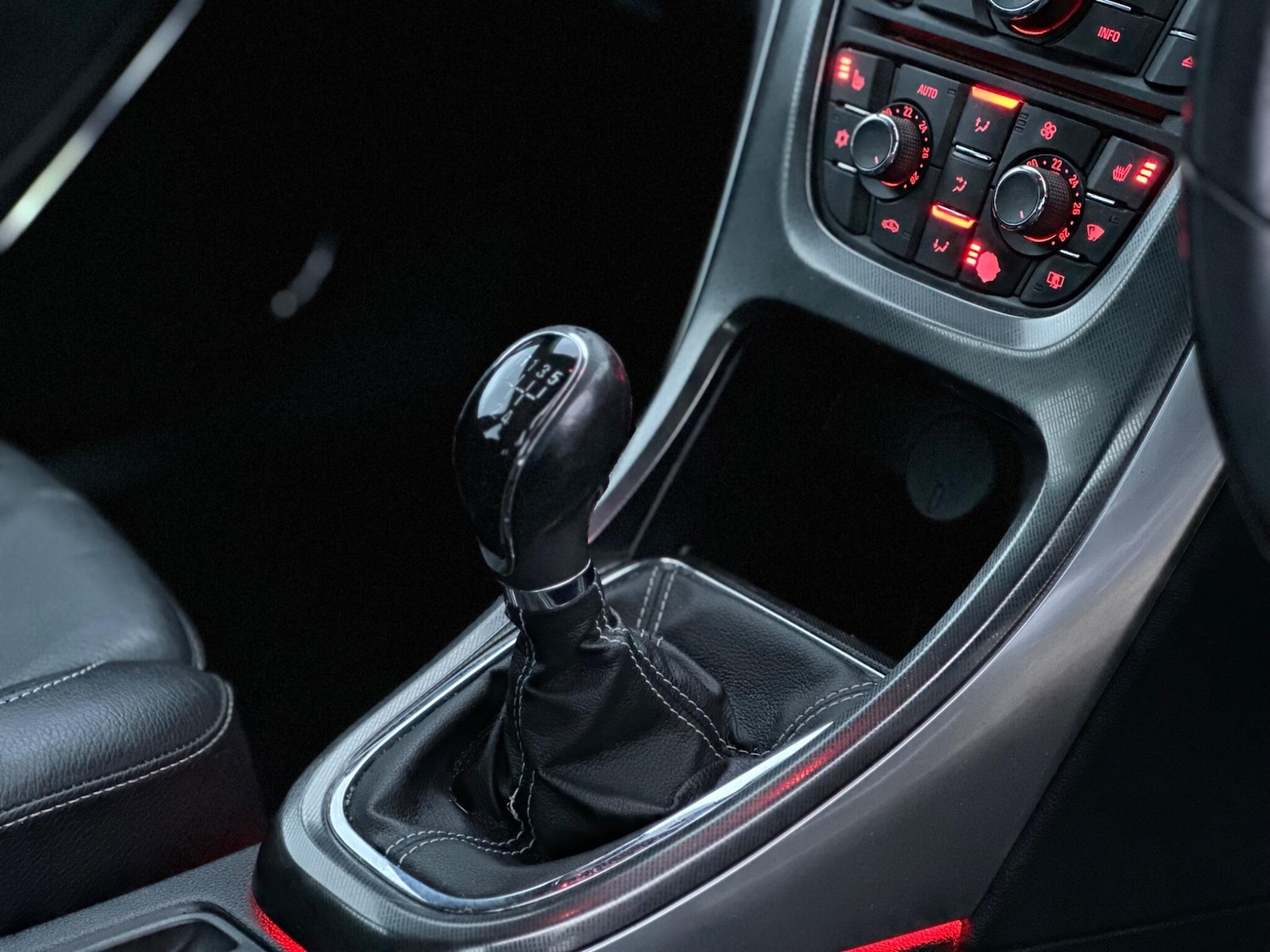 Used Vauxhall Astra 2012 for sale - 77377016: Photo 28