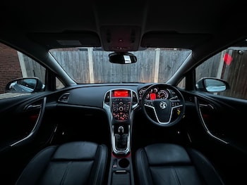 Used Vauxhall Astra 2012 for sale - 77377016: Photo