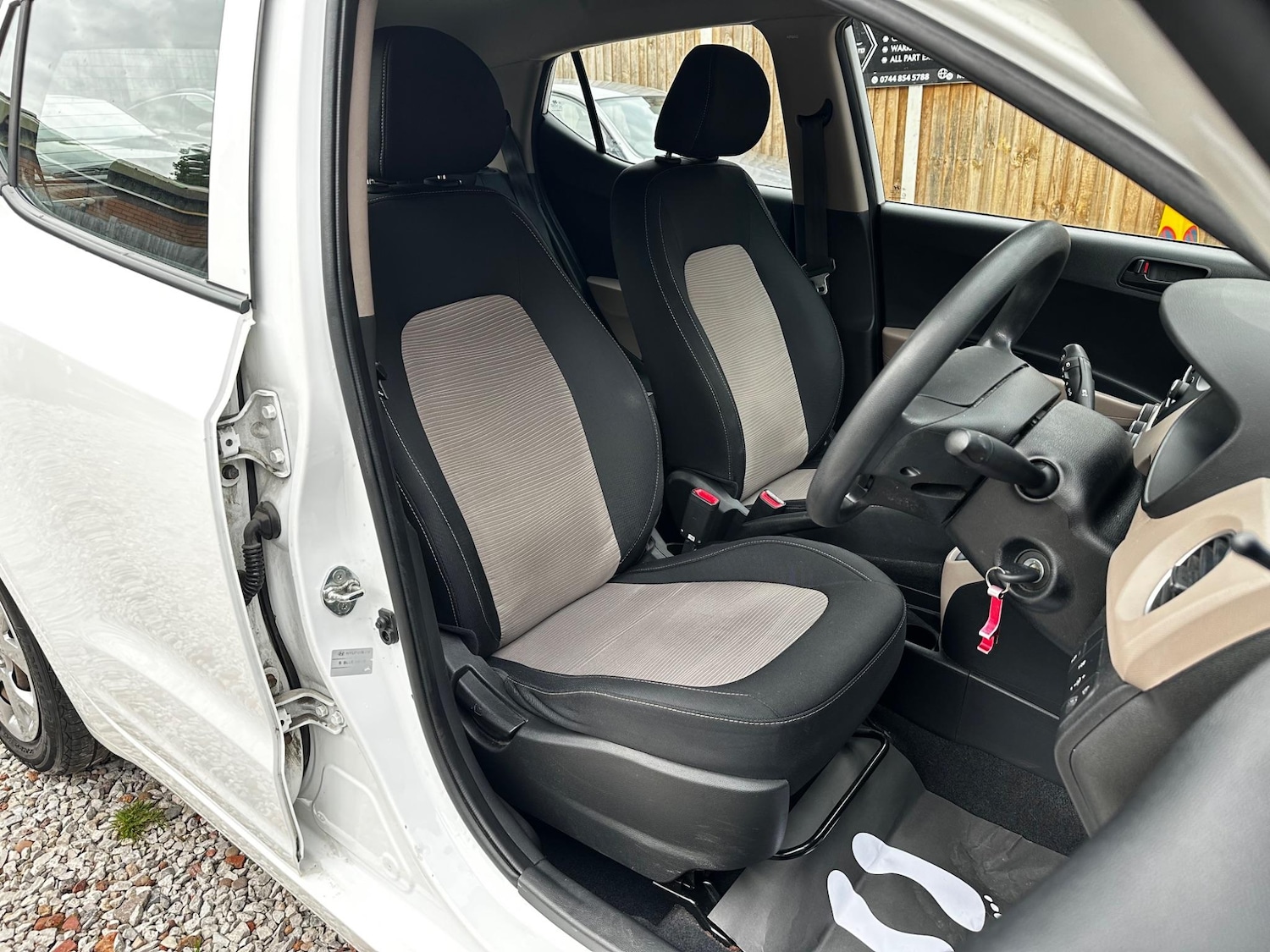 Used Hyundai i10 2015 for sale - 76013435: Photo 20