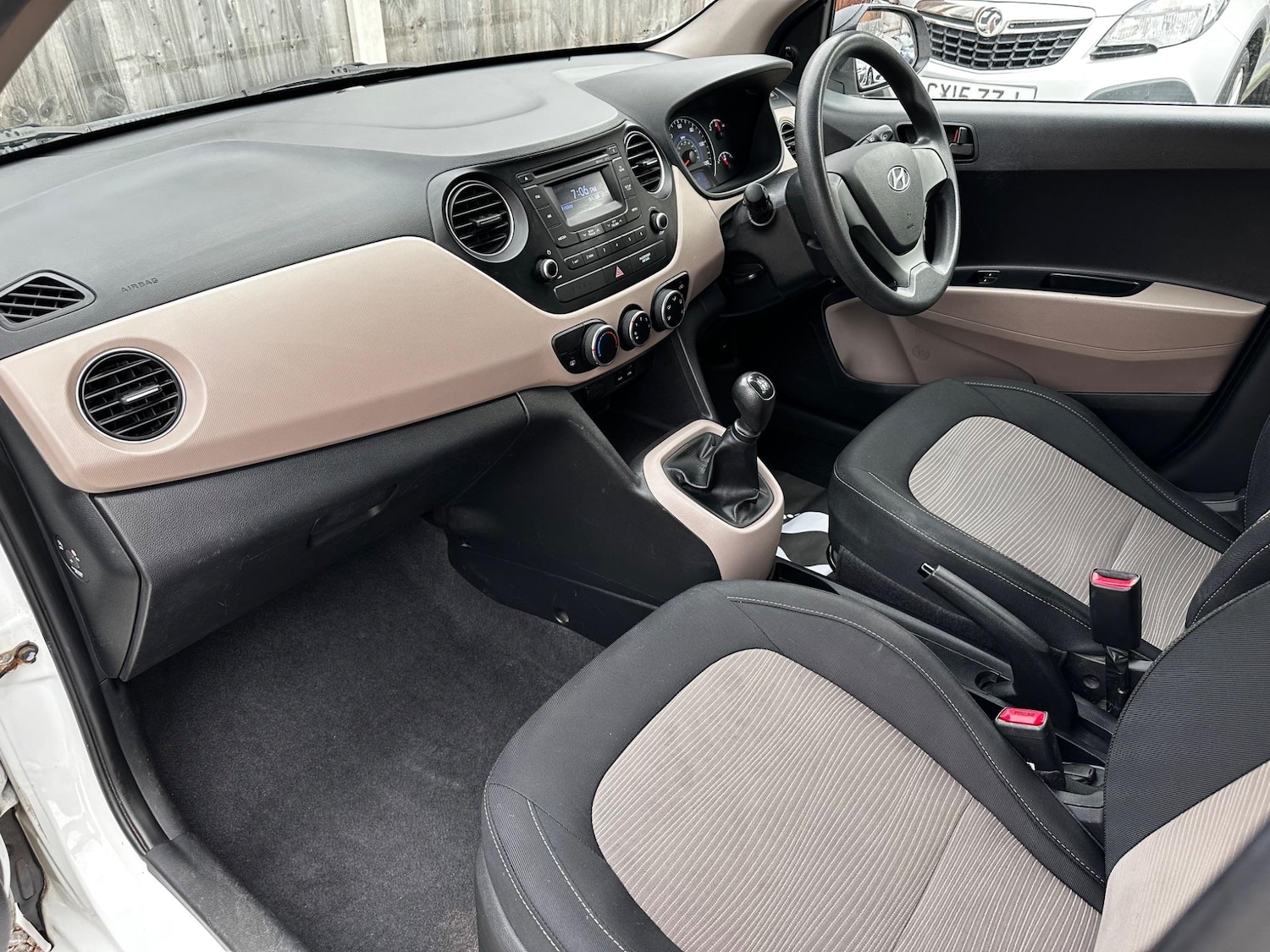 Used Hyundai i10 2015 for sale - 76013435: Photo 22