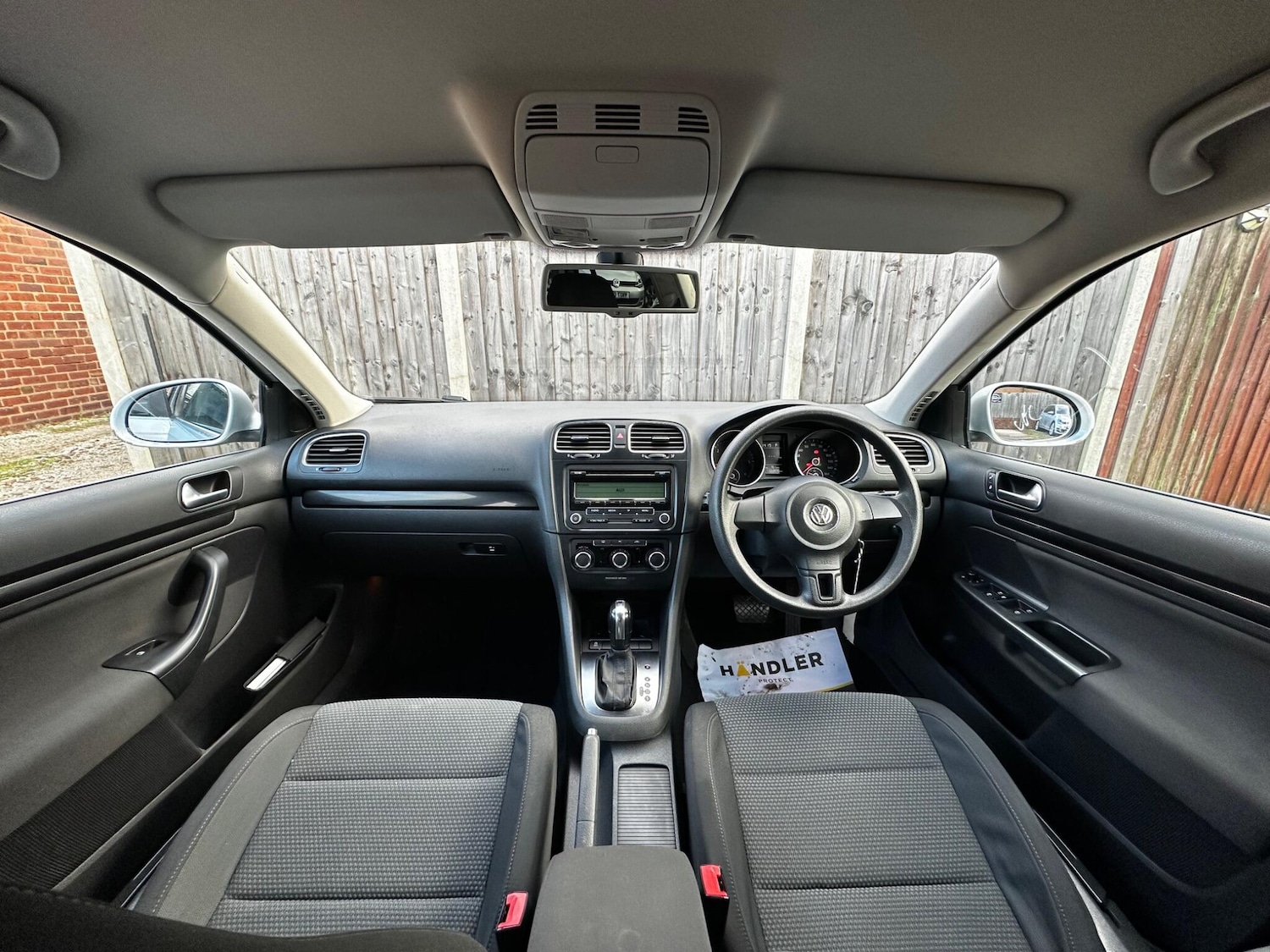 Used Volkswagen Golf 2011 for sale - 77377104: Photo 2