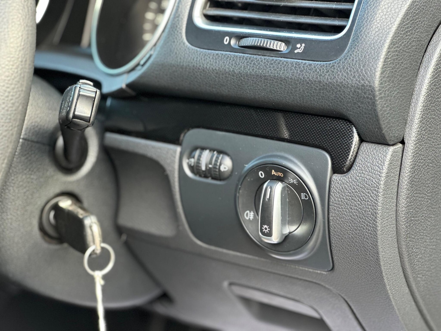 Used Volkswagen Golf 2011 for sale - 77377104: Photo 22