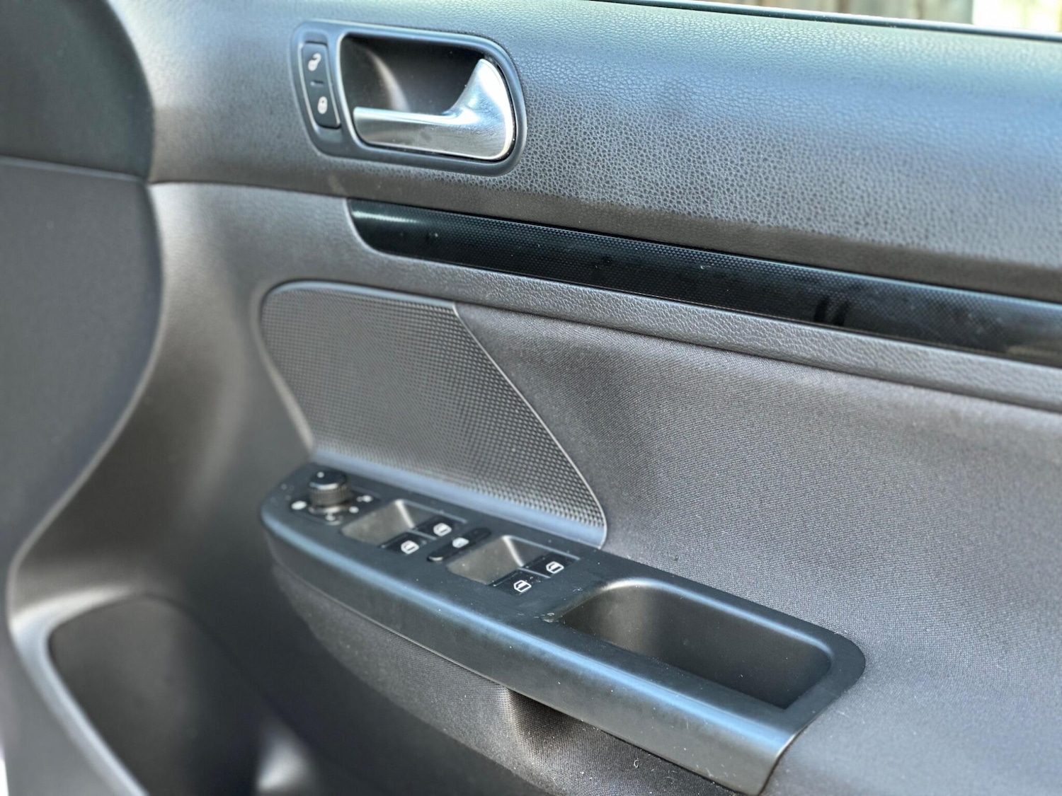 Used Volkswagen Golf 2011 for sale - 77377104: Photo 25