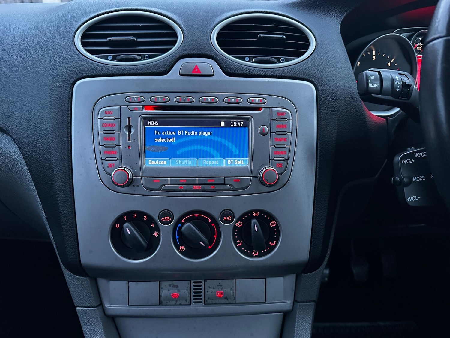 Used Ford Focus 2011 for sale - 77395673: Photo 40