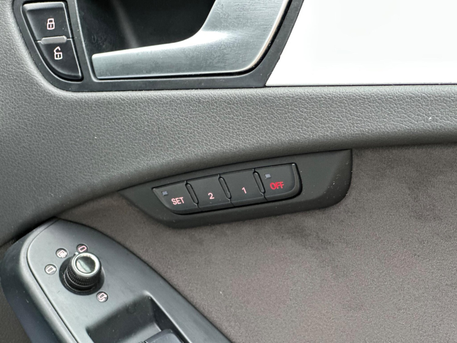 Used Audi A4 2010 for sale - 76995324: Photo 33