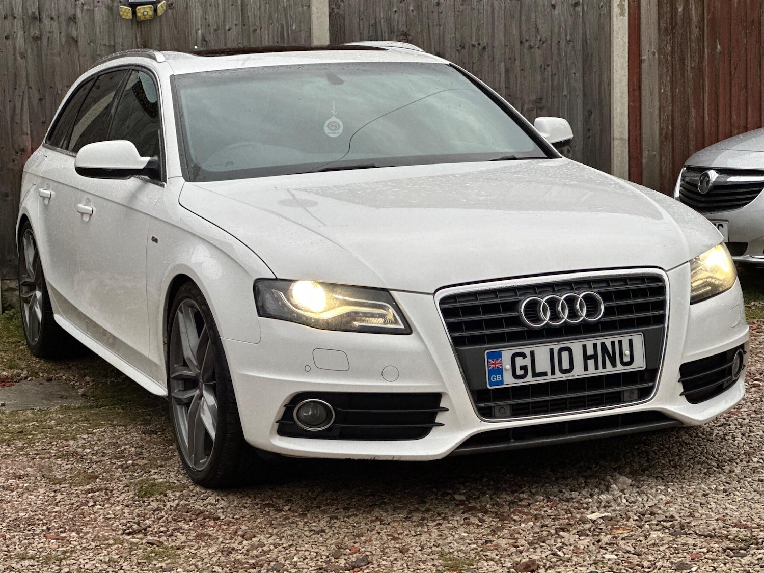 Used Audi A4 2010 for sale - 76995324: Photo 6