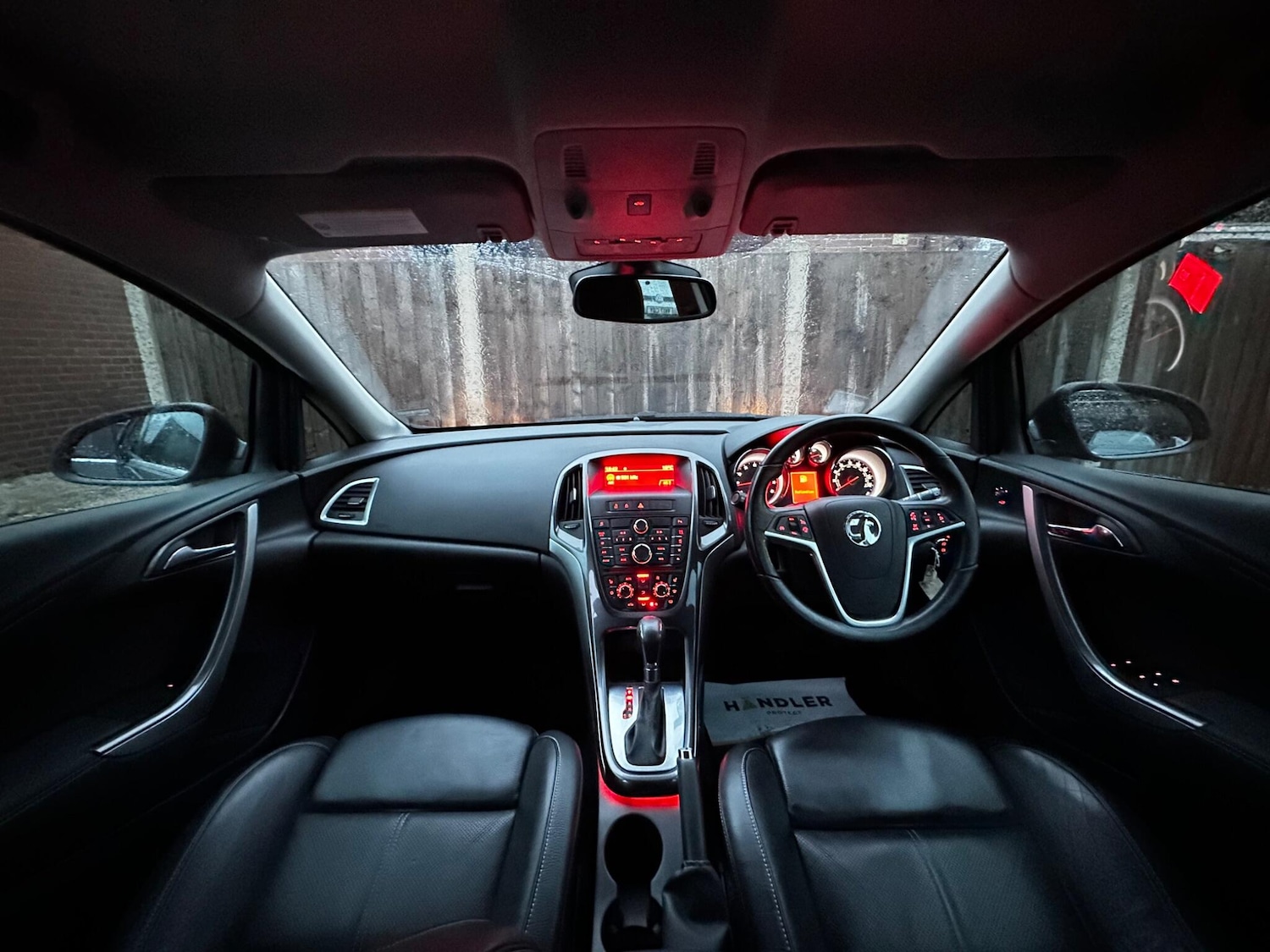 Used Vauxhall Astra 2013 for sale - 77290967: Photo 2