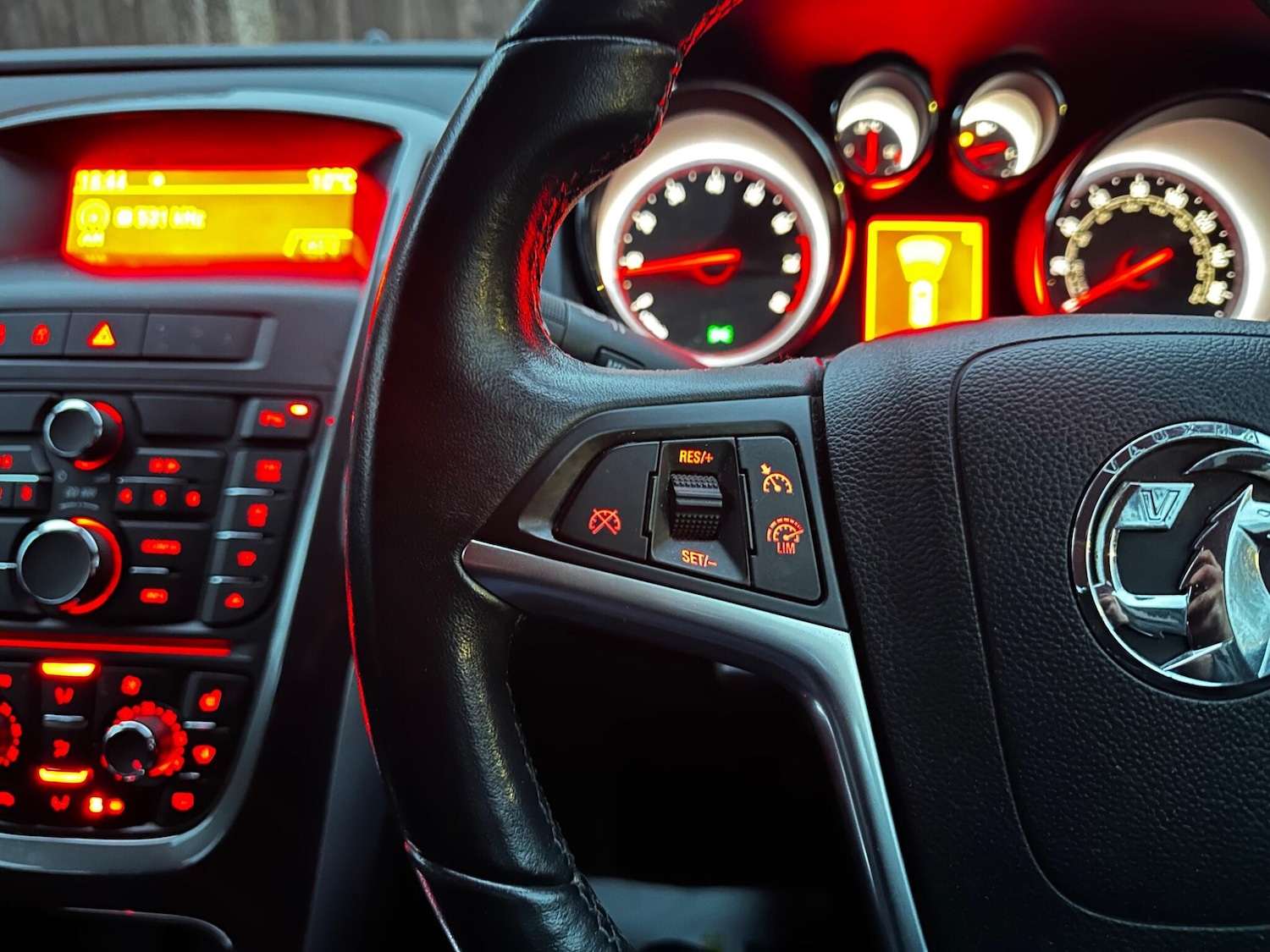 Used Vauxhall Astra 2013 for sale - 77290967: Photo 40